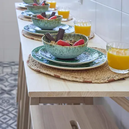 Sunny Graca, River View, By Timecooler 아파트 *