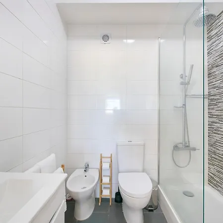 Sunny Graca, River View, By Timecooler 리스본