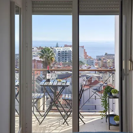 Апартаменты Sunny Graca, River View, By Timecooler