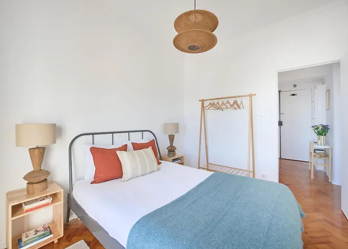 Sunny Graca, River View, By Timecooler Διαμέρισμα