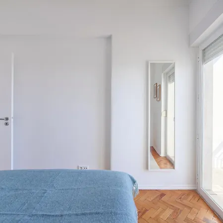 Sunny Graca, River View, By Timecooler Apartment *